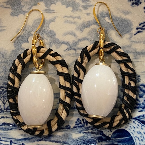 Raffia-Wrapped Wicker Oval Earrings - Picture 3 of 10